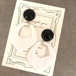 大ぶり♡ブラックカボション✖️ホワイト変形シルバーピアス／イヤリング