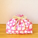 洗える♪保冷保温☆お弁当袋（いちごいっぱい🍓）ピンク