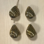 VINTAGE GOLD BLACK DROP TWESTED BEADS 