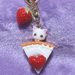 ハートイチゴのタルト×ねこのハナコキーホルダー