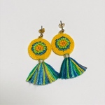 刺繍とタッセルのピアス イエロー