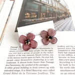 オーガンジーの四枚花びらのピアス(ボルドー)