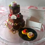 【2月】*ミニチュア* Valentine レインボーローズの3段ケーキとタルト