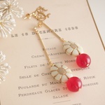 stick flowerピアス/イヤリング（cherry red）