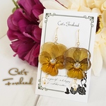 ビオラの押し花ピアス／イヤリング