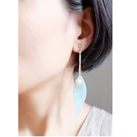 【 chimie vintage collection- 318 】【２点のみ再販不可】ドイツヴィンテージブルーリーフとパールのロングイヤリング・樹脂ピアス