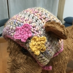 お花モチーフのニット帽