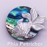 和 着物 留袖 金魚  帯留め 白蝶貝 着物 鮑貝 貝彫る