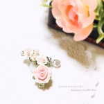 卒業・入学式にも♪ * 白い薔薇の 一点限りのイヤーカフ *  