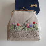 刺繍のがま口ポーチ（ミニガーデン）