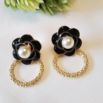 パール付きブラックフラワー×グレインリングピアス