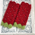 苺のハンドウォーマー