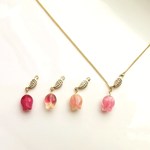 【７色から選べる】しずくみたいなチューリップネックレス