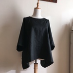 タンブラーウォッシュ加工リネン黒で作ったゆったりプルオーバー
