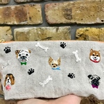 ワンちゃんたちの刺繍ファスナーポーチ♪