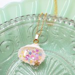 星屑と貝殻のネックレス