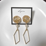 フラワーカボション×パール×ゴールドピアス