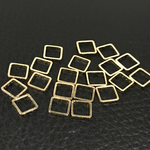 スクエアのフレームパーツ（小） ゴールド 20個入り / 空枠 / レジン / メタル / 四角 / 正方形【A095】