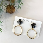 アンティークボタンピアス/ブラック