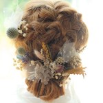人気♡　季節限定、個数限定　春を呼ぶミモザ＆チュールレースの花髪飾り♡　ヘッドドレス　和　プリザーブドフラワー　ドライフラワー　和装　成人式　卒業式　袴