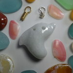 02062829skz様専用購入ページ♪　糸魚川翡翠勾玉　波の子イルカタイプ（白）