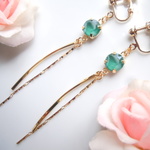 【新作】jewelry of  green～クリスタルロイヤルグリーン【イヤリング】ゆらゆら揺れる  スワロフスキー　緑