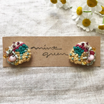 ほんわか春色ピアス（刺繍とビーズのピアス）