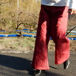 お好みの丈に　ハードなデニムのワイドパンツ　赤