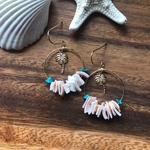 ヤシの木チャームのフープピアス