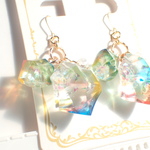 鉱石のピアスor イヤリング🌼 レジン  鉱石レジン 鉱石 虹 カラフル 
