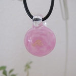 とんぼ玉　ガラスの中の花　ペンダント