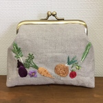 刺繍のがま口ポーチ ベジタブルA