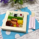 春の3色おにぎり弁当☆とんかつ②〜選べるランチョンマット〜