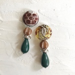 アシメヴィンテージボタンピアス