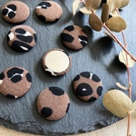 【4P】 ラウンド カボション レオパード ヒョウ柄 貼り付け デコパーツ モカブラウン ダルメシアン