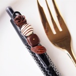 シックな大人チョコのボールペン