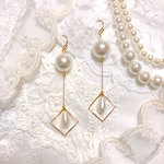 再販♡揺れる雫パールとスクエアのピアス／イヤリング