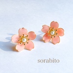 ミルキーピンクの桜ピアス