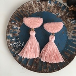 ビーズ刺繍ピアス(クリアピンク＆タッセル)