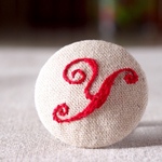 刺繍ブローチ アルファベットＹ ヘアゴム  可