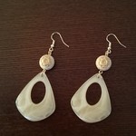 【送料無料】ミルクティーカラー&ドイツパーツピアス