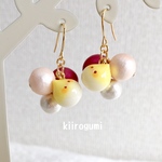 オカメインコと赤系パールのピアス・イヤリング