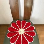 手編みの花びらクッション♪red&gray