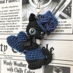 オーダー品☆barubosshu様【送料無料】ハート💛シルクハットの黒猫*あみぐるみストラップ