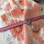 191半襟&帯留め付き帯締め 総絞り✨お洒落お花　ピンクダイヤ