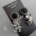 ティアドロップとスパンコールのボタンピアス