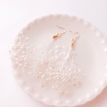 かすみ草のピアス