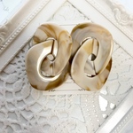 限定SALE♡大ぶり♡アクリルチェーンピアス【ベージュ】
