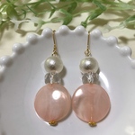 桜色とコットンパール風ビーズのピアス