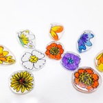 手描きのピアス〜花とちょう〜